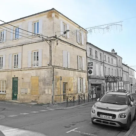 T2 Avec Verriere Situe En Hyper Centre Avec Wifi, Linge, Draps, Savons Et Serviettes Fournis Apartment Cognac