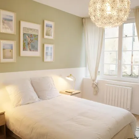 T2 Avec Verrière Situé En Hyper Centre Avec Wifi, Linge, Draps, Savons Et Serviettes Fournis Appartamento Cognac