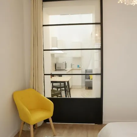 公寓 T2 Avec Verriere Situe En Hyper Centre Avec Wifi, Linge, Draps, Savons Et Serviettes Fournis 干邑