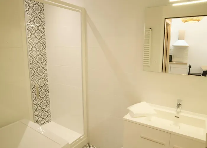 T2 Avec Verrière Situé En Hyper Centre Avec Wifi, Linge, Draps, Savons Et Serviettes Fournis Apartamento Cognac