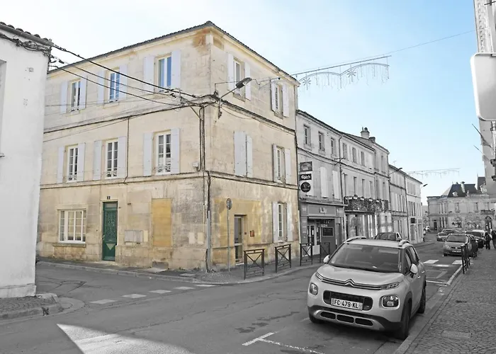 T2 Avec Verrière Situé En Hyper Centre Avec Wifi, Linge, Draps, Savons Et Serviettes Fournis Apartamento Cognac