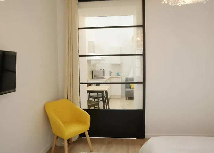 Apartamento T2 Avec Verrière Situé En Hyper Centre Avec Wifi, Linge, Draps, Savons Et Serviettes Fournis Cognac